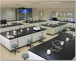 応用化学科学生実験室（１）