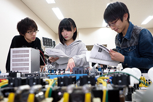 東京工科大学機械工学科で学ぶ学生