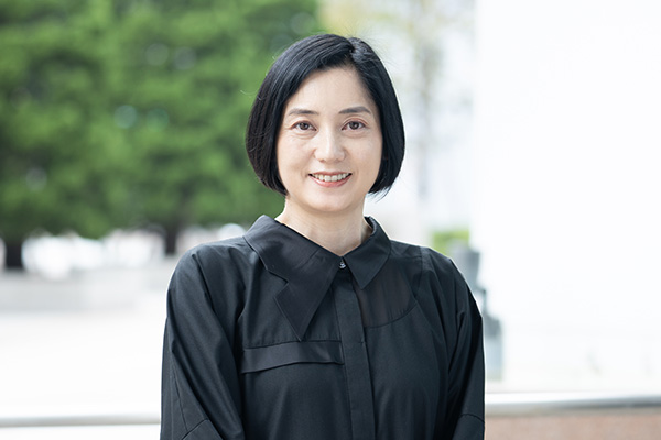野村 律子