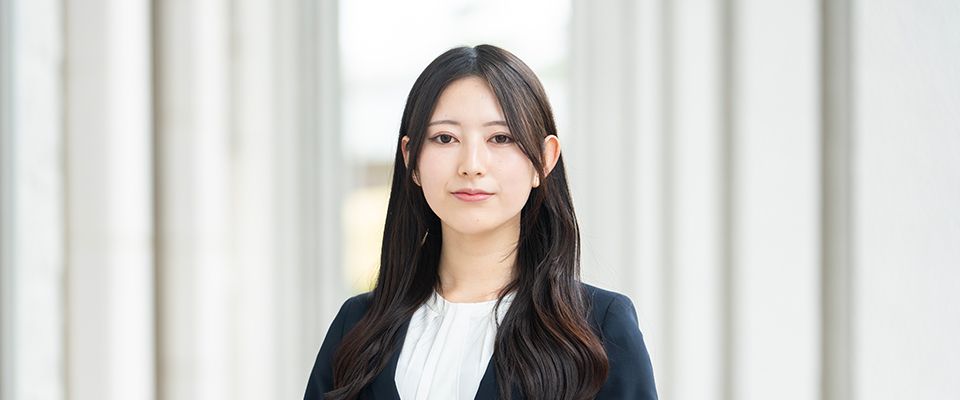 大友 彩衣