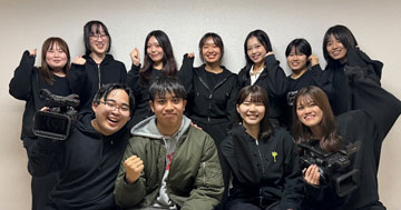 メディア学部生が松任谷由実さんのコンサートツアーにカメラマンとして参加