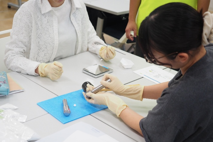 学生による実習の様子